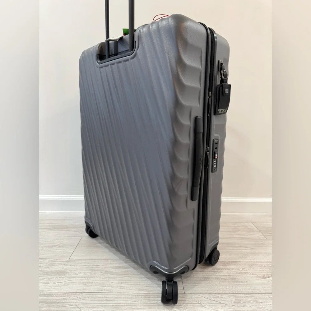 TUMI 19 DEGREE Extended Trip Expandable Checked Luggage 76 cm